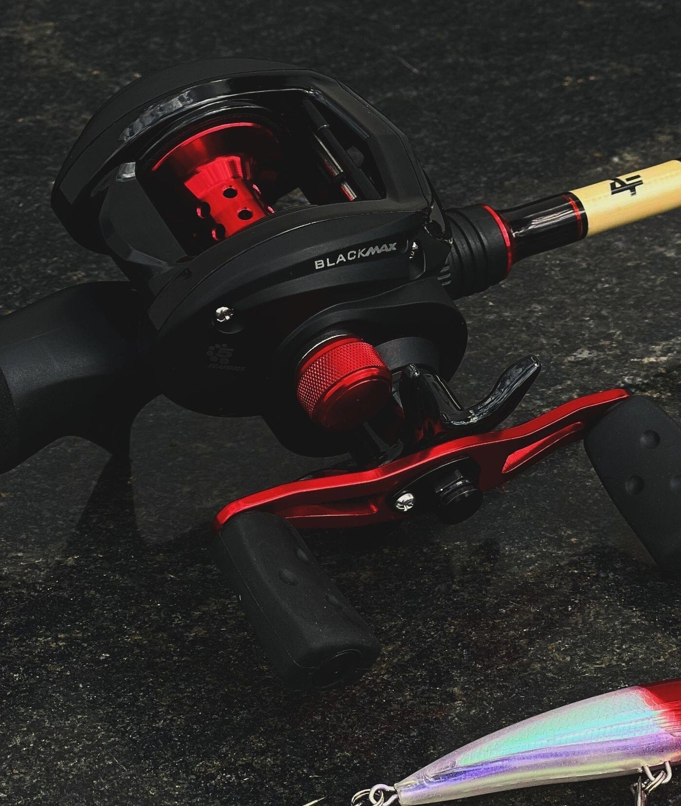 Carretilha Abu Garcia BLACK MAX3 ANTI-CABELEIRA + BRINDE ESPECIAL UNISSEX - PESCA - CARRETILHA 13 Dm Stores