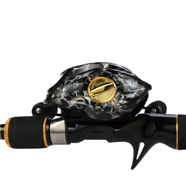 Carretilha de Pesca Daiwa 7.2:1 + Brinde Exclusivo UNISSEX - PESCA - CARRETILHA DAIWA 2 Dm Stores 